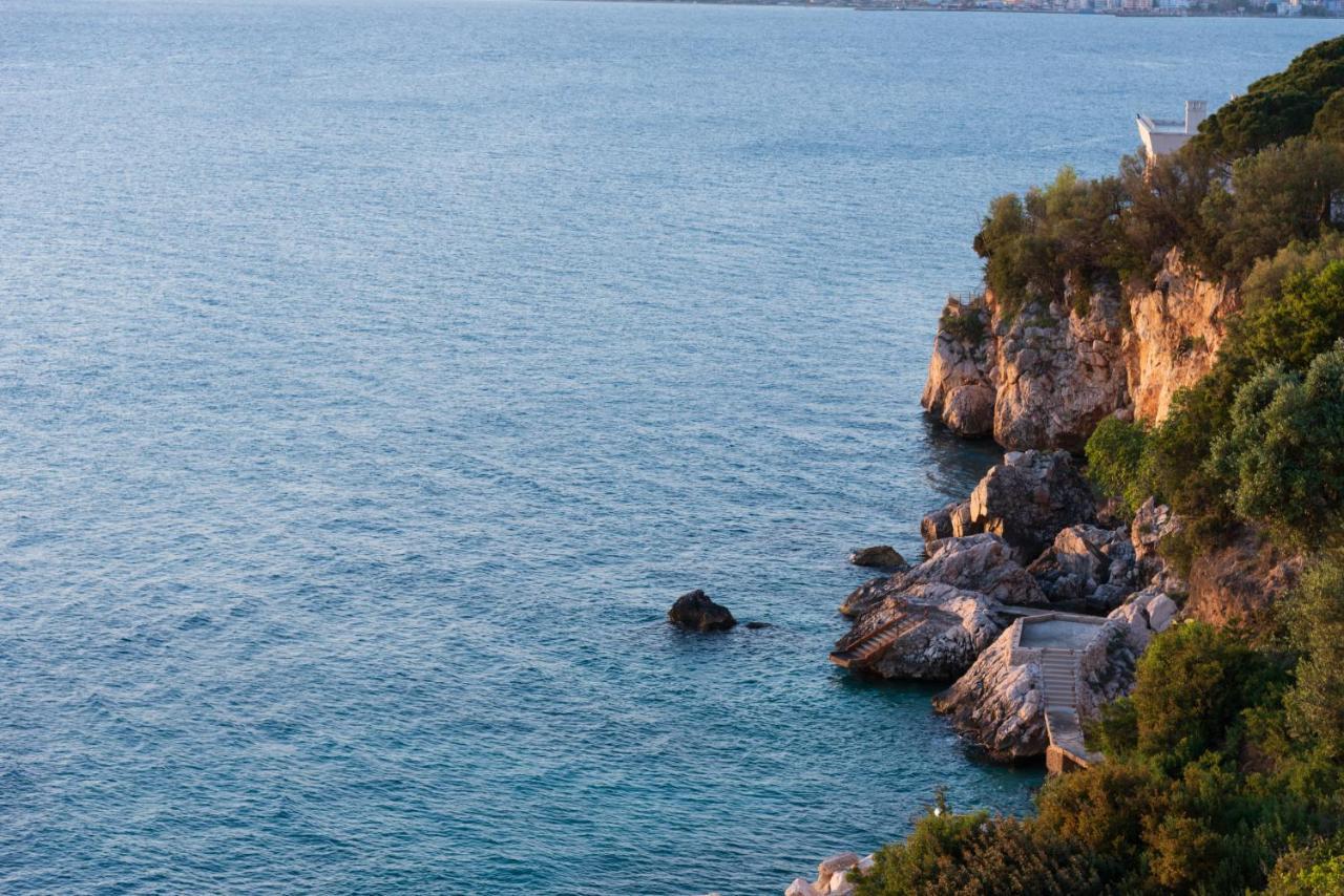 Hotel Miramare Vlorë Екстериор снимка